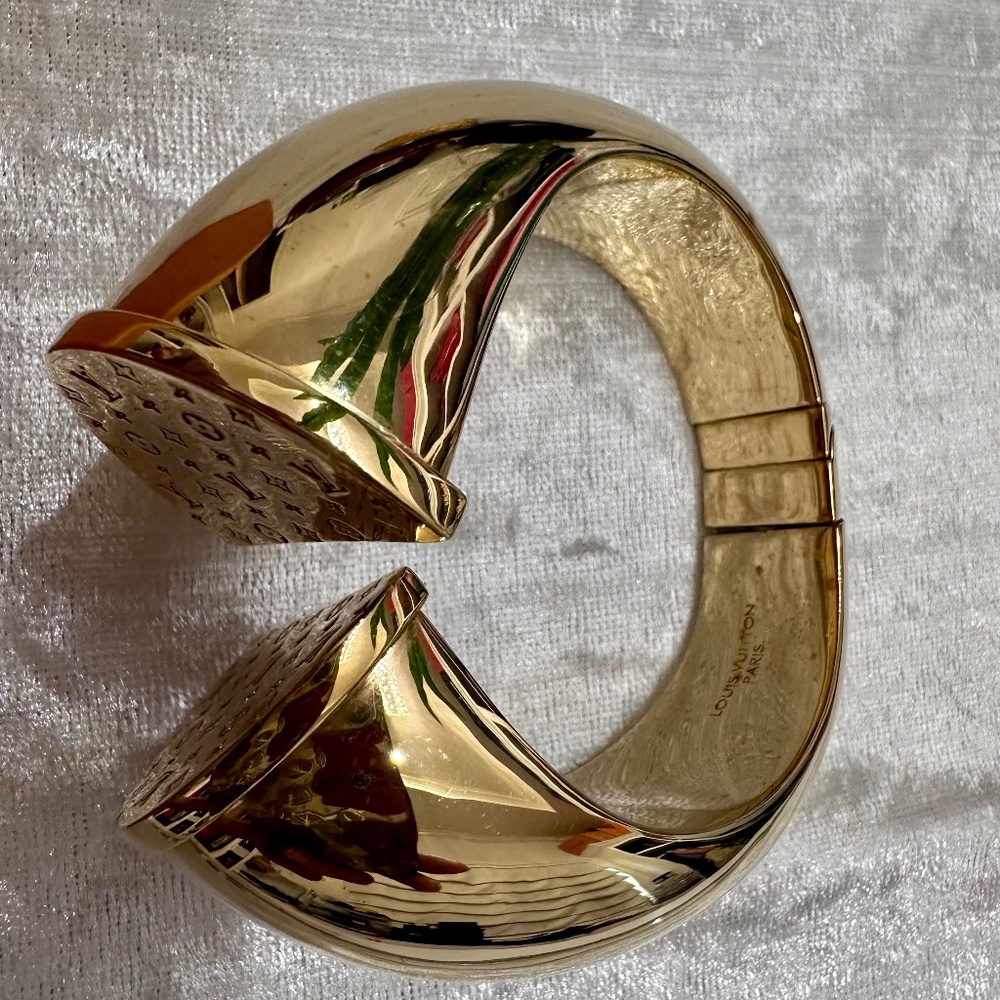 LOUIS Vuitton Gold Trunk Hinged Cuff Bracelet